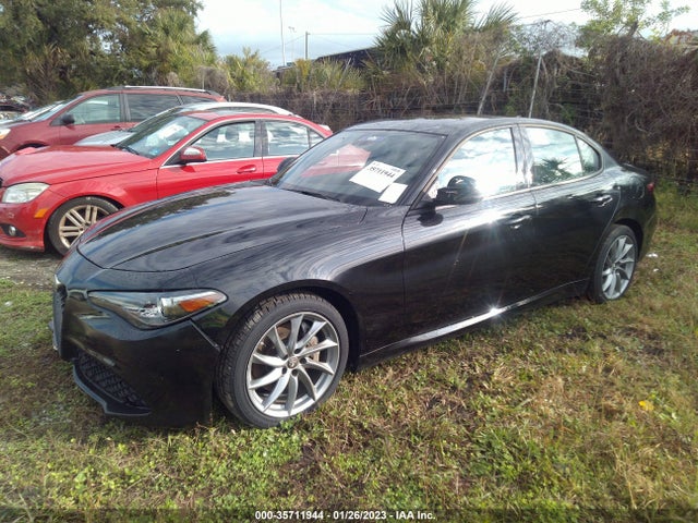 2022 Alfa Romeo Giulia, VIN: ZARFAMAN7N7655656