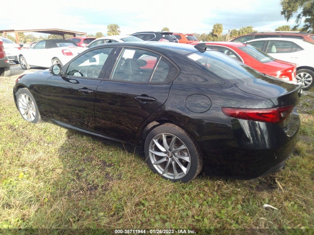 2022 Alfa Romeo Giulia, VIN: ZARFAMAN7N7655656