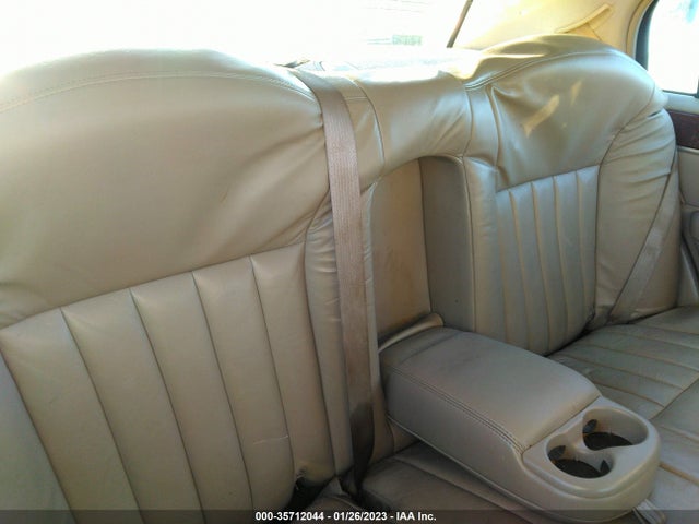 Lincoln Town Car Executive 2003 1LNHM81W03Y655849 Image 9