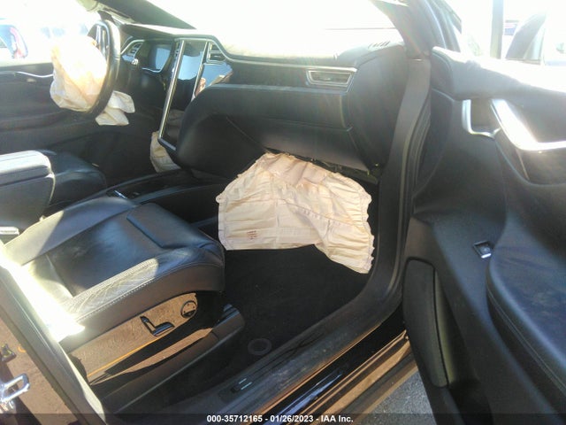 2016 Tesla Model X, VIN: 5YJXCBE28GF022111