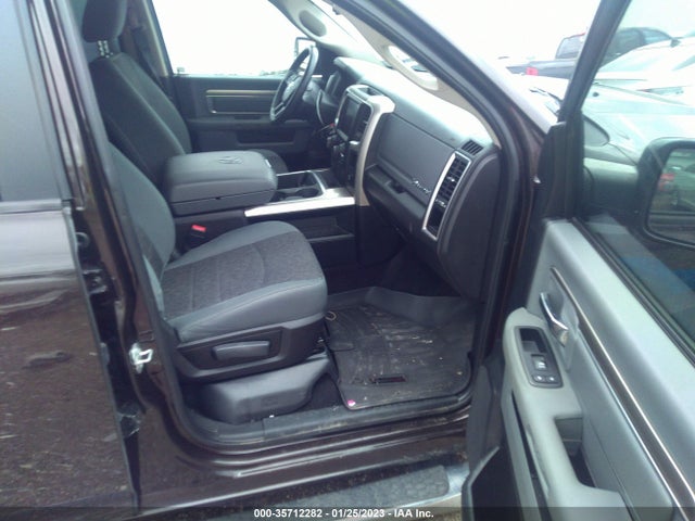 2016 RAM 1500 VIN: 3C6RR7LT8GG339033