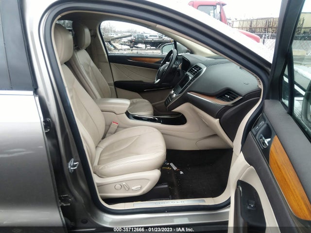 2017 Lincoln MKC, VIN: 5LMCJ2D98HUL22090