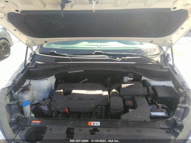 2017 Hyundai Santa Fe, VIN: 5XYZU3LB0HG424231