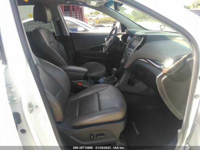 2017 Hyundai Santa Fe, VIN: 5XYZU3LB0HG424231