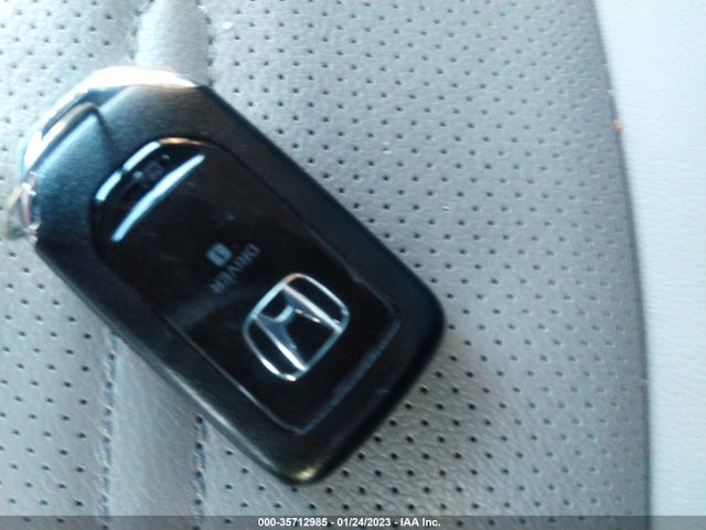 2017 Honda CR-V, VIN: 2HKRW2H85HH689642