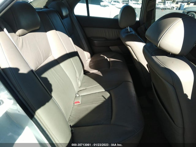 Acura RL 2002 JH4KA966X2C013893 Image 9