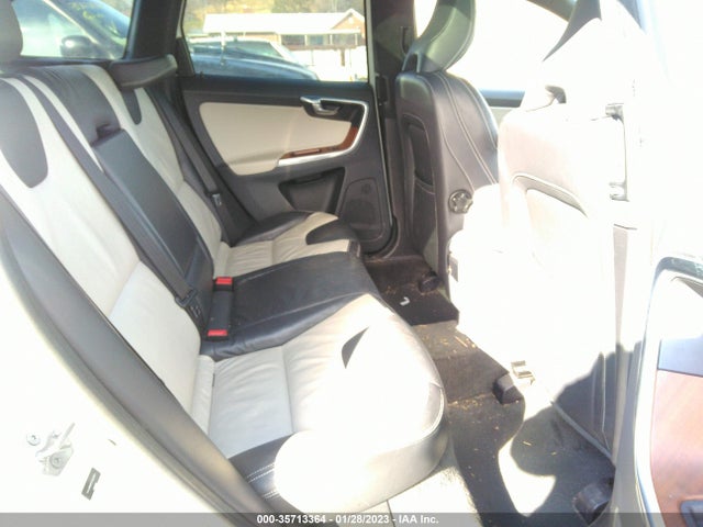 2015 Volvo XC60, VIN: YV449MDM1F2630051