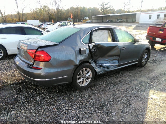 2016 Volkswagen Passat, VIN: 1VWAT7A35GC056017
