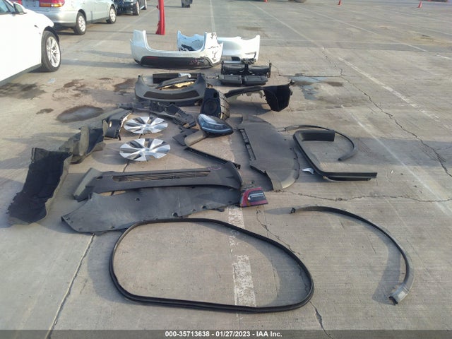 Tesla Model Y Long Range 2021 5YJYGAEE0MF306339 Image 4
