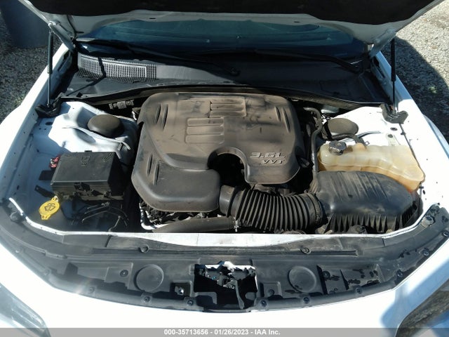 2018 Chrysler 300, VIN: 2C3CCAGG8JH250357