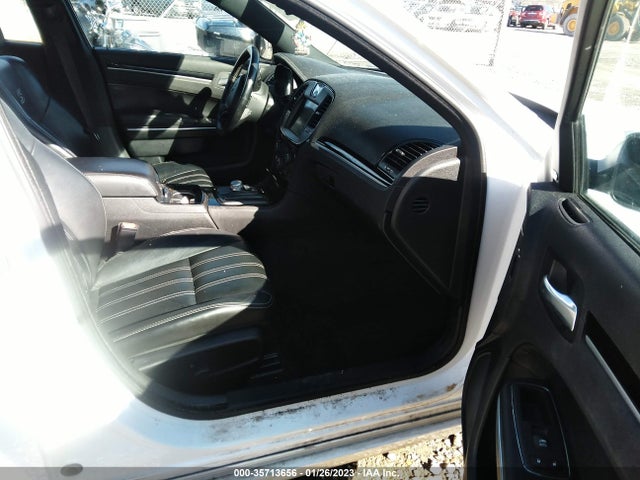 2018 Chrysler 300, VIN: 2C3CCAGG8JH250357