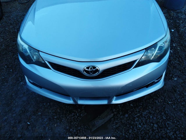35713855 :رقم المزاد ، 4T1BF1FK3DU221964 vin ، 2013 Toyota Camry Se مزاد بيع