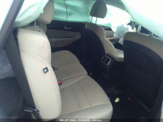 5XYPGDA52KG540698 KIA Sorento Lx V6