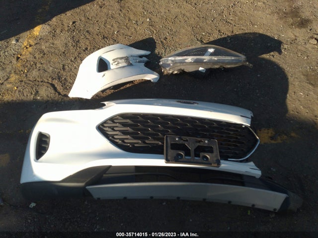 2022 Ford Escape, VIN: 1FMCU9G61NUA62258