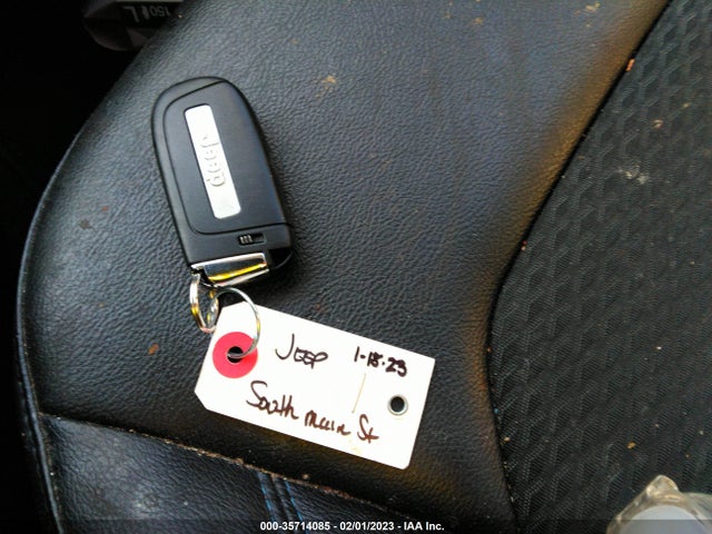 2022 Jeep Compass, VIN: 3C4NJDBB4NT121133