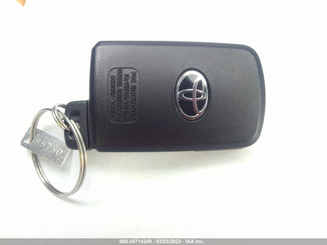 2017 Toyota RAV4, VIN: JTMRJREV7HD141066
