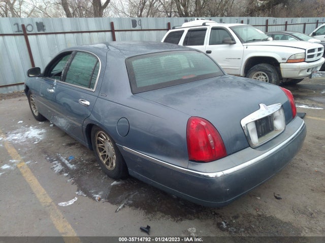 1999 LINCOLN TOWN CAR SIGNATURE VIN: 1LNHM82W2XY694110