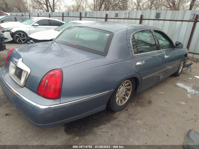 1999 LINCOLN TOWN CAR SIGNATURE VIN: 1LNHM82W2XY694110