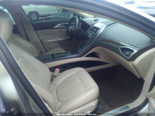 2016 Lincoln MKZ, VIN: 3LN6L2LU3GR623467