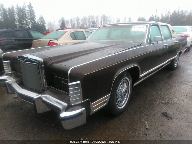 Lincoln Town Car 1979 9Y82S664220 Image 2