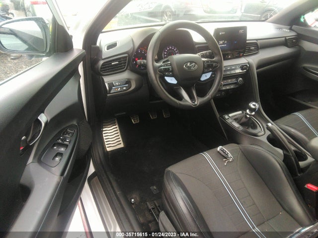 2022 Hyundai Veloster, VIN: KMHT36AH7NU013111
