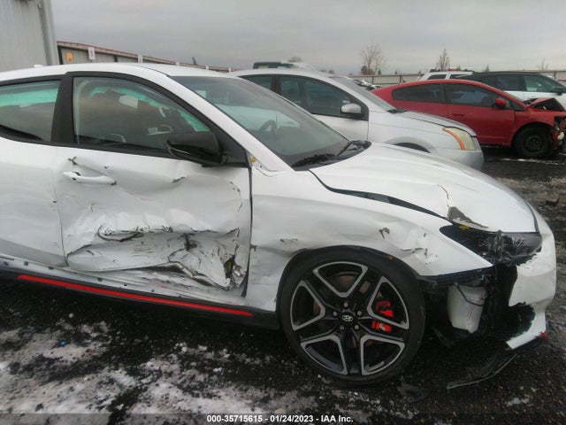 2022 Hyundai Veloster, VIN: KMHT36AH7NU013111