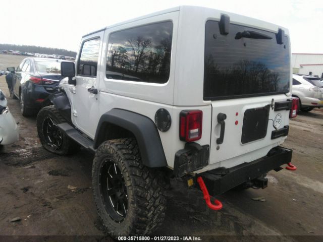 1C4BJWCG8EL327995 Jeep Wrangler Rubicon