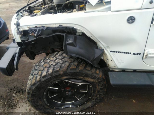 1C4BJWCG8EL327995 Jeep Wrangler Rubicon