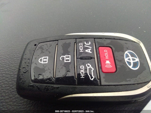2022 Toyota RAV4, VIN: JTMAB3FV2ND102192