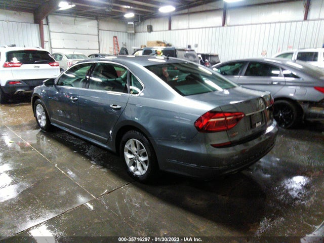 2017 Volkswagen Passat, VIN: 1VWAT7A33HC000370