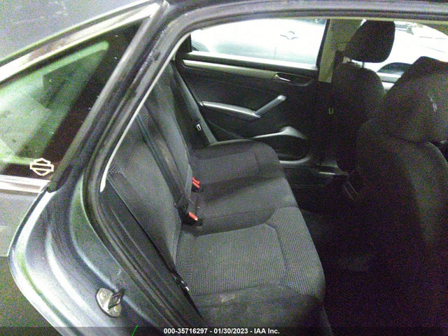 2017 Volkswagen Passat, VIN: 1VWAT7A33HC000370