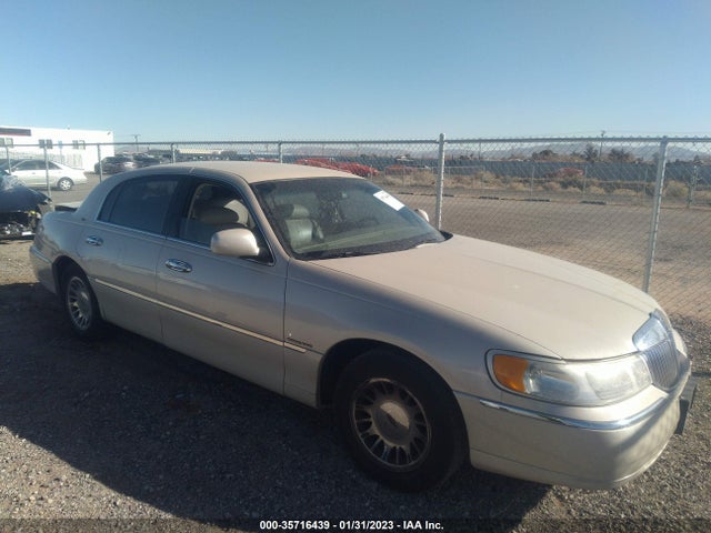 Lincoln Town Car Cartier 2000 1LNHM83W0YY851472 main image