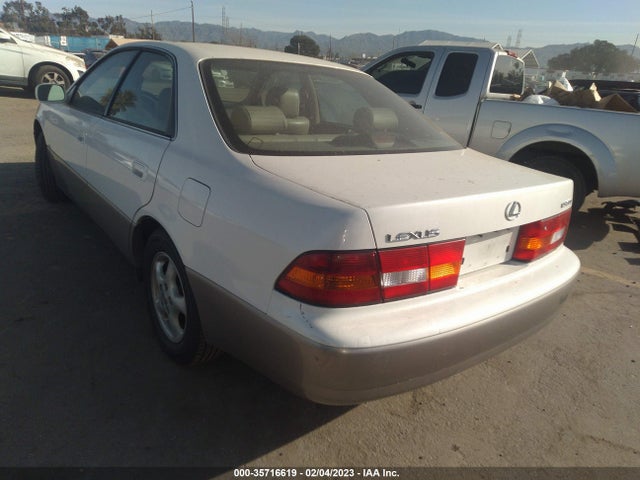 JT8BF22G4V0047969 Lexus ES 300 LUXURY SPORT SDN