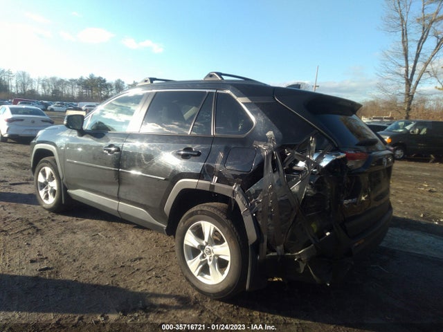 2021 TOYOTA RAV4 XLE VIN: 2T3P1RFV1MC148227