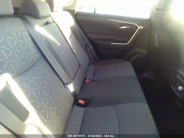 2021 TOYOTA RAV4 XLE VIN: 2T3P1RFV1MC148227