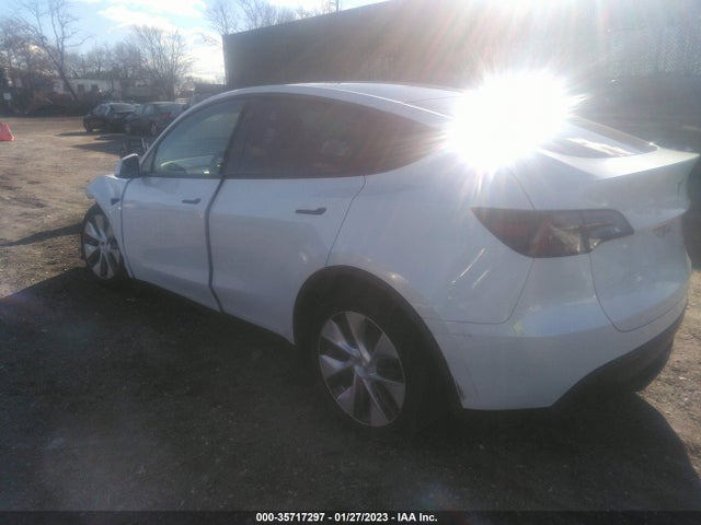 Tesla Model Y 2021 5YJYGAEE3MF196239 Image 3