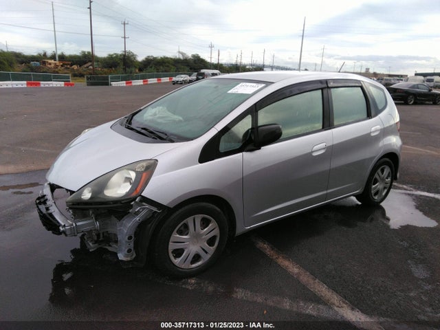 2011 HONDA FIT VIN: JHMGE8H33BC023205