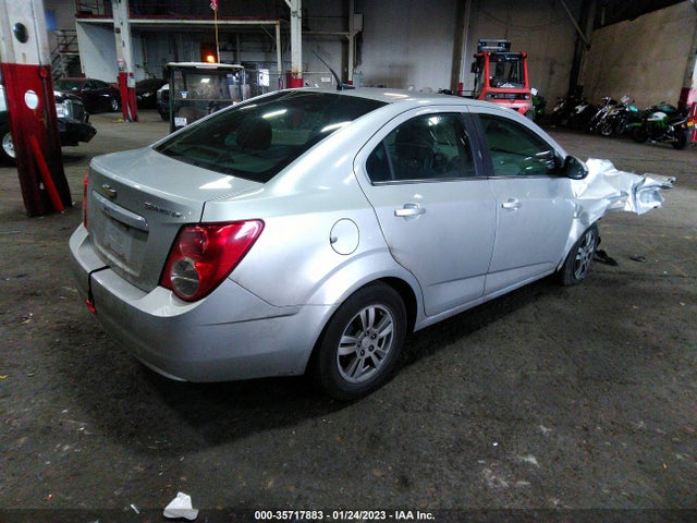 Chevrolet SONIC LT 2014 1G1JC5SH5E4222179 Image 4