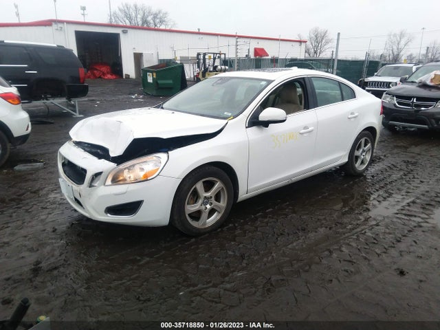 Volvo S60 T5 2012 YV1622FS5C2038982 Image 2