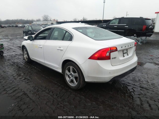 Volvo S60 T5 2012 YV1622FS5C2038982 Image 3