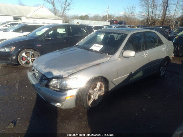 Lexus IS 300 2001 JTHBD182010015042 Image 2