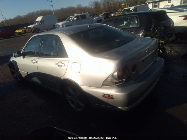 Lexus IS 300 2001 JTHBD182010015042 Image 4