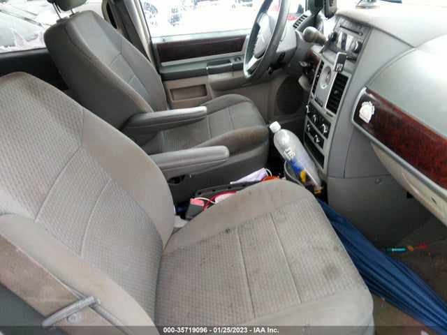 2A4RR5D19AR319492 Chrysler Town & Country Touring