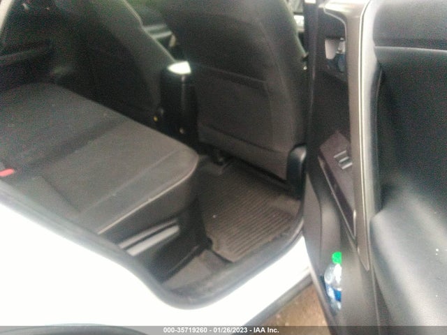 2017 Toyota RAV4, VIN: JTMRJREV9HD151145