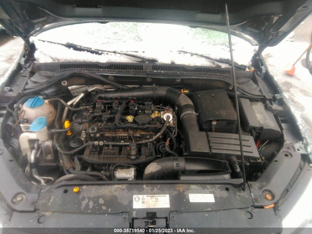 2014 VOLKSWAGEN JETTA SEDAN SE VIN: 3VWD17AJ5EM392487