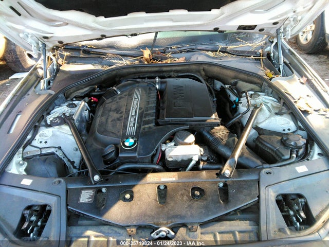 BMW 5 Series 535i 2012 WBAFR7C54CC810960 Image 11