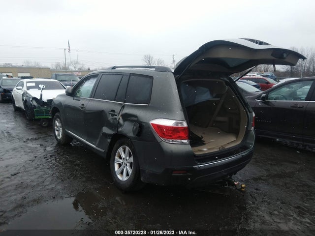 2011 TOYOTA HIGHLANDER BASE/SE VIN: 5TDZK3EH8BS030123