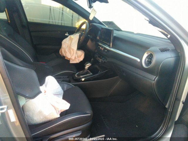 3KPF54AD0NE504227 KIA Forte Gt-line