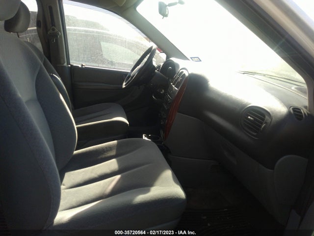 1C4GP45R45B431896 Chrysler Town & Country