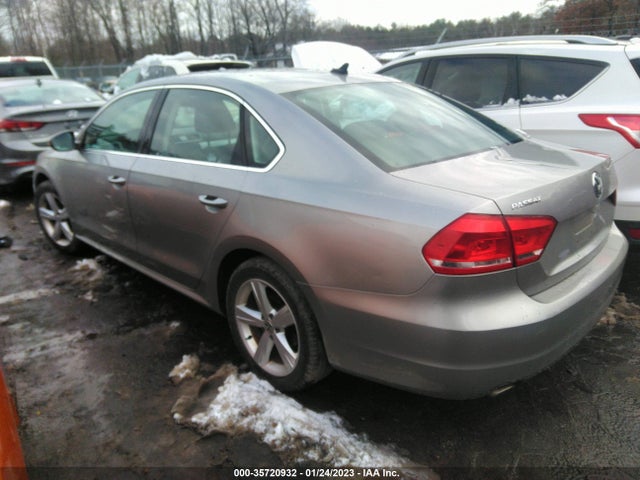 1VWBP7A37CC088115 Volkswagen Passat Se W/sunroof